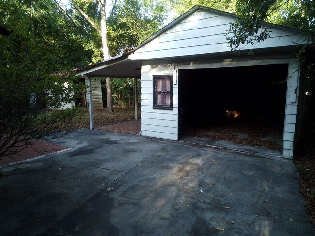 Photo - 2112 Allandale Cir W