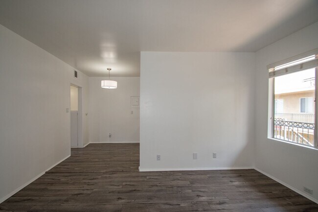 Photo - 4565 Hazeltine Ave Unit 207