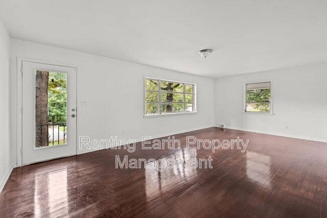Photo - 1133 Woodslee St