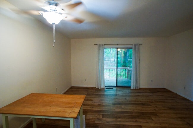 102 Weatherstone Dr