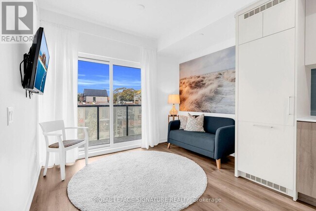 863 St Clair Ave W Unit 212