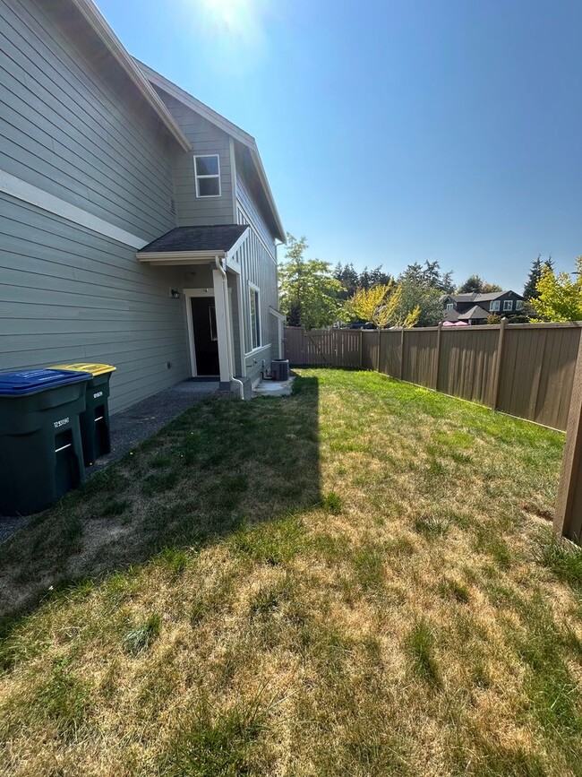 Photo - Beautiful Three Bedroom House for Rent in ...
