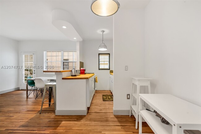 Photo - 1551 Michigan Ave Unit 12