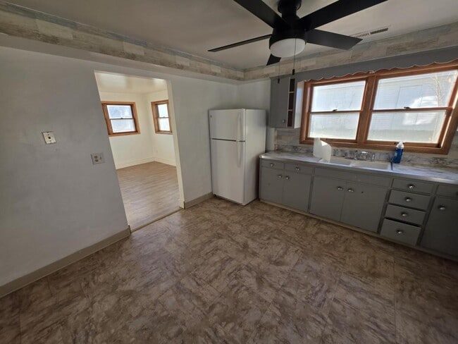 Photo - 1620 Hanaford Ave