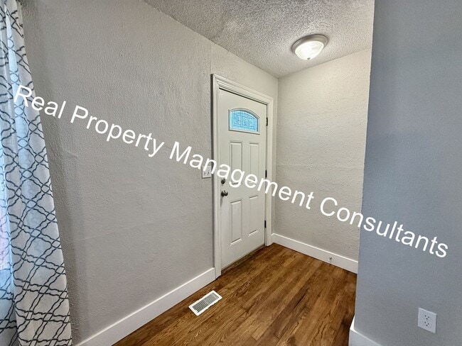 Photo - 406 9th St Terrace