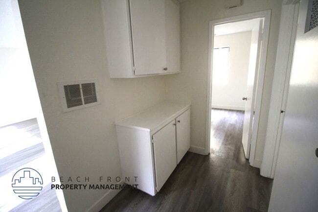 Photo - 11503 Menlo Ave.