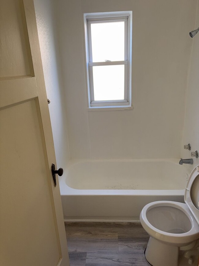 Photo - 238 E Beechwood Ave Apartment Unit 1