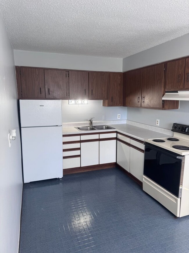 Building Photo - 2828 N Elsie Ave Unit 2