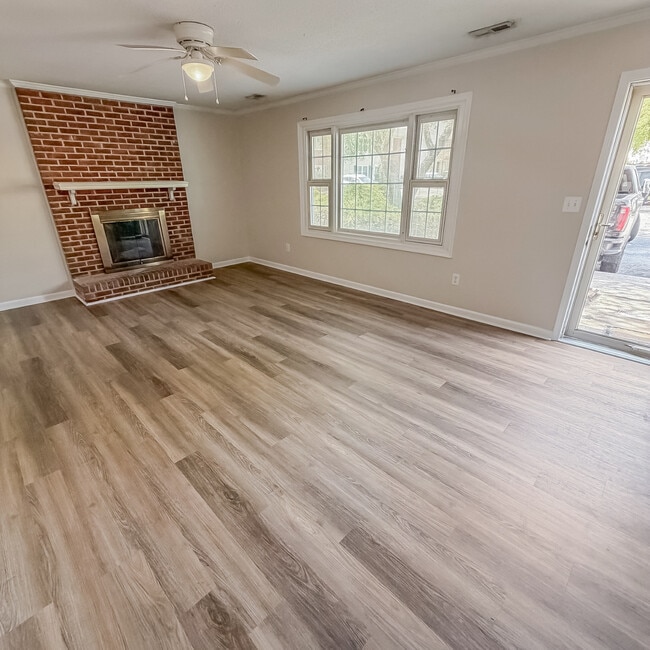 Photo - 2903 Cedar Creek Rd