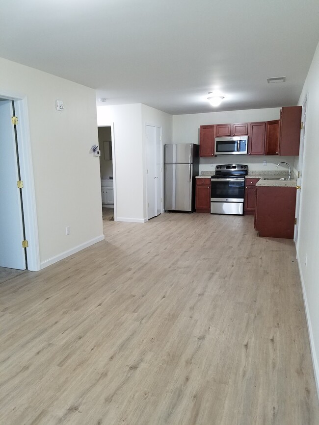 New 1BR- Kitchen/DIning Area - Emerald Pond Estates Apartments