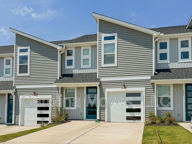 Photo - 1431 Darrowby Wy