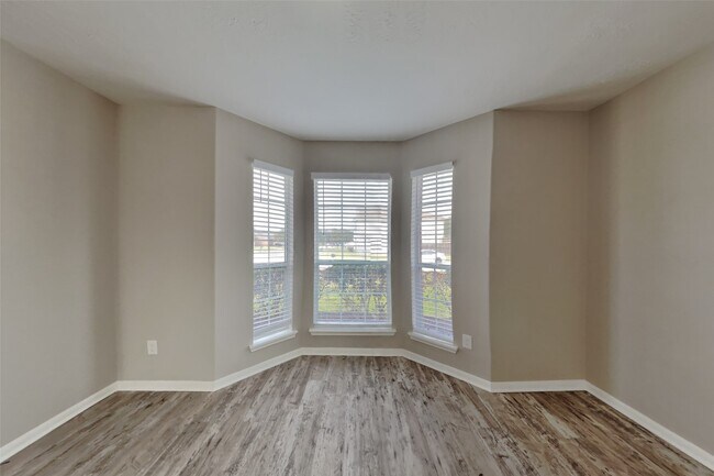 Photo - 2506 Buckminster Dr