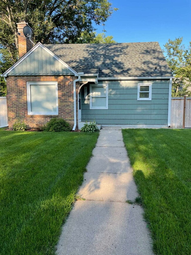 Photo - "Charming 4-Bed Oasis on Dakota Avenue: Spacious Living with 2 Full Baths in St. Louis Park!"