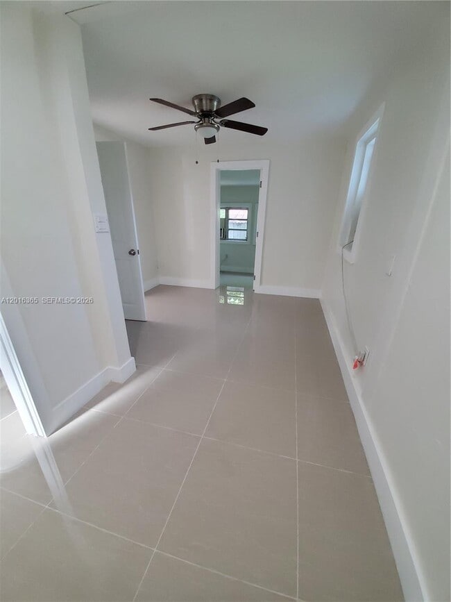 Photo - 715 Columbus Pkwy Unit R