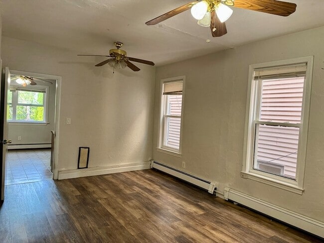 Photo - 230 Havre St Unit 2