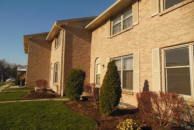 Building Photo - Blackacres Townhome (Marketing List CLO)