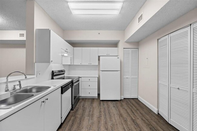 Photo - 6976 SW 39th St Unit G102