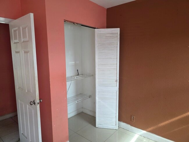 Photo - 1543 NW 10th Pl