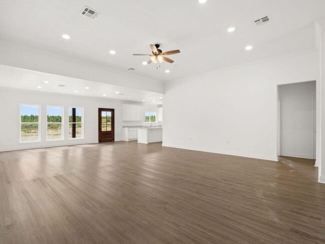 Photo - 748 Lockhart Cutoff Rd