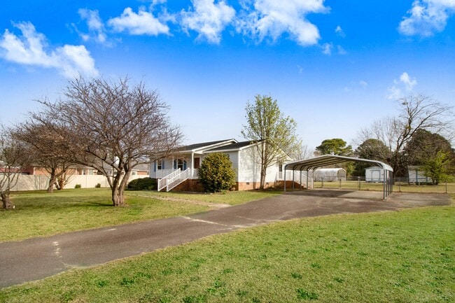 Photo - 303 Wanda Dr
