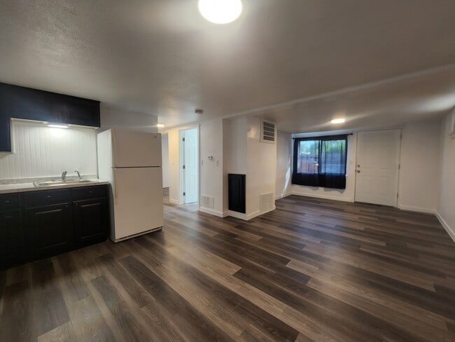 Photo - Harris Apartments Unit 18