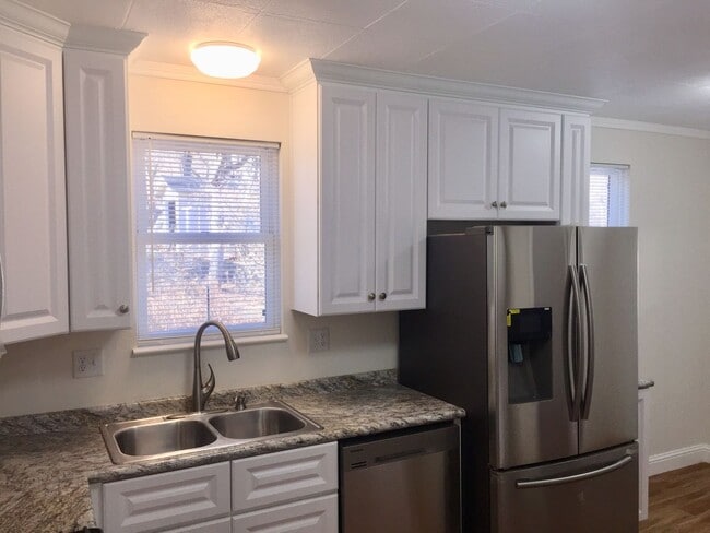 Photo - REMODELED 2 Bedroom Downtown Home