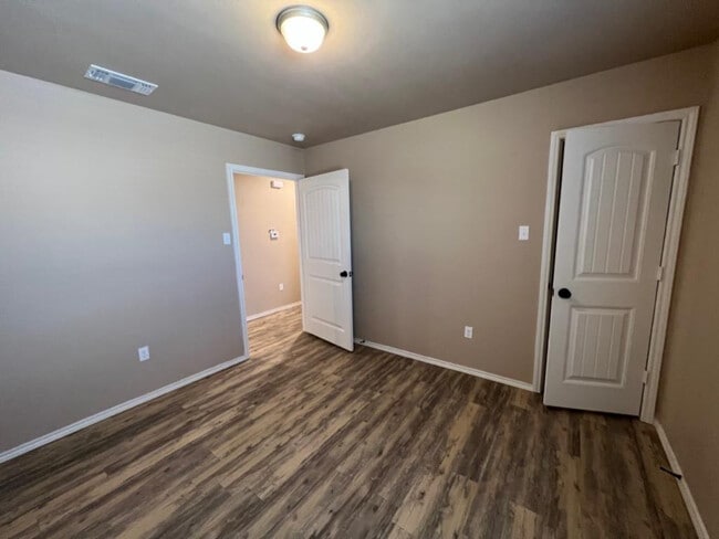 Photo - 2407 N Ave N