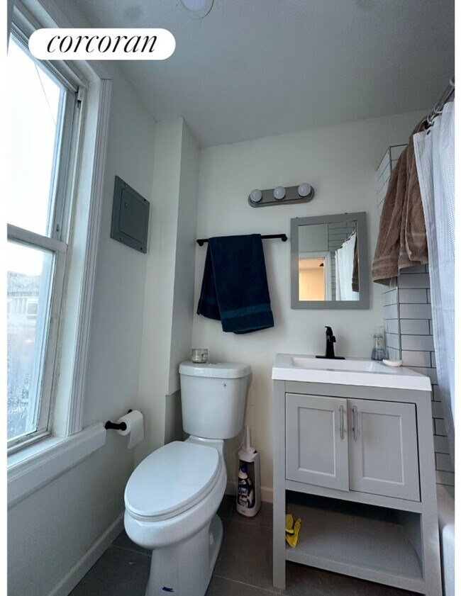 Photo - 27-01 41st Ave