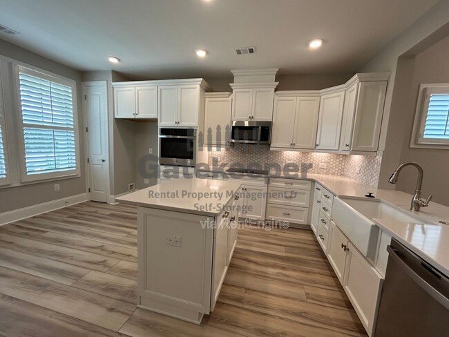 Photo - 411 Silverbell Ct