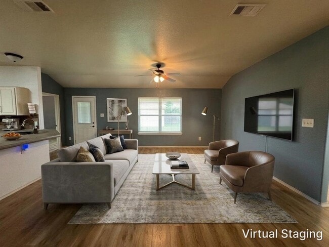 Photo - 4-Bedroom House for Rent in Killeen