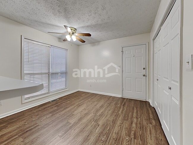 Photo - 817 Hillary Ct