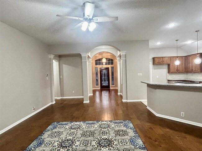 Photo - 16807 Laguna Springs Dr