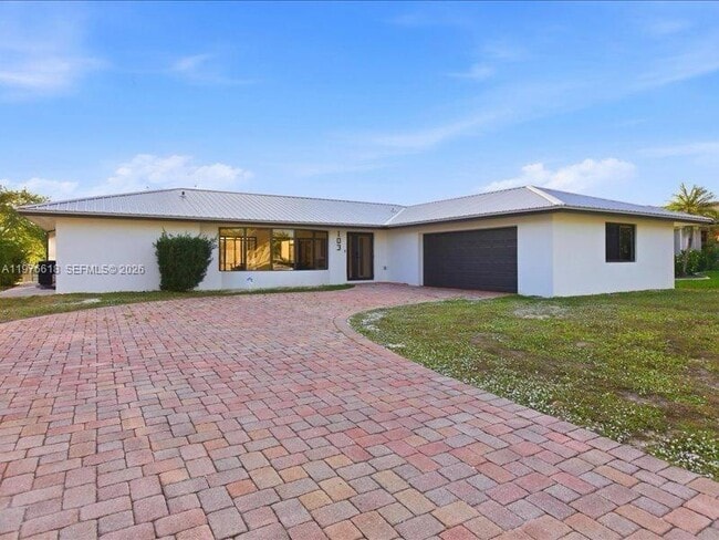 Building Photo - 103 Tropicana Dr