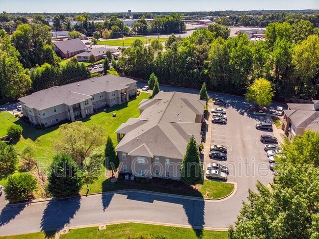 Photo - 104 Thornton Ct Unidad Apartment G