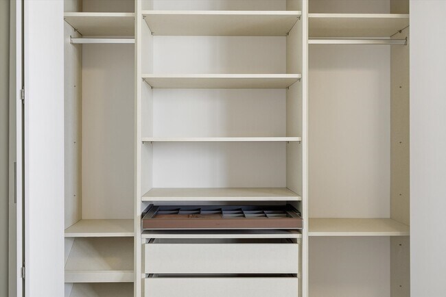 Photo - 700 NE 24th St