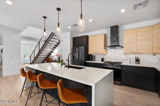 Photo - 220 W Monterosa St