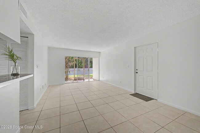 1641 Sunny Brook Ln Unidad C104
