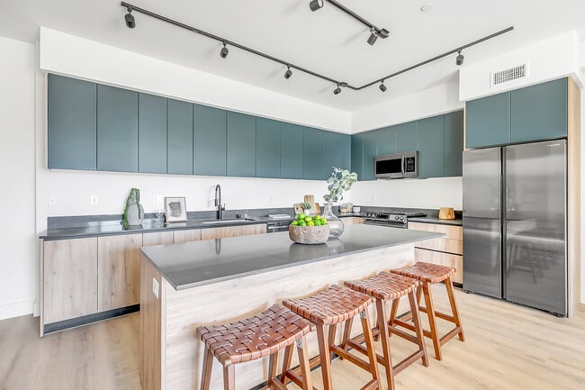 Burbank Blvd Residences