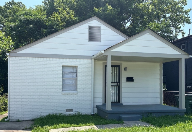 Photo - 310 Jones St