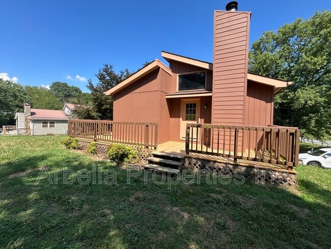 Building Photo - 347 New Summerville Rd Rental