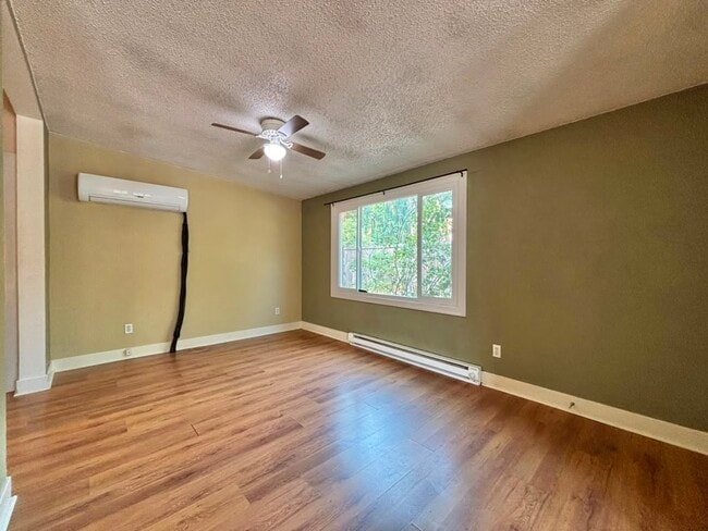 Photo - 1635 W Pacific Ave Unidad A