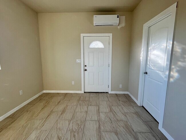 Photo - 5209 Olive Dr Unit 2