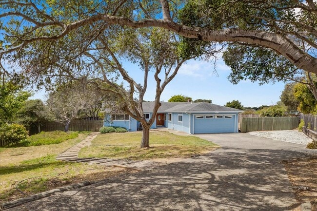 Photo - Four Bedroom in Oak Hill Oaks