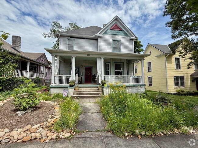 Building Photo - 918 Gratz St Rental