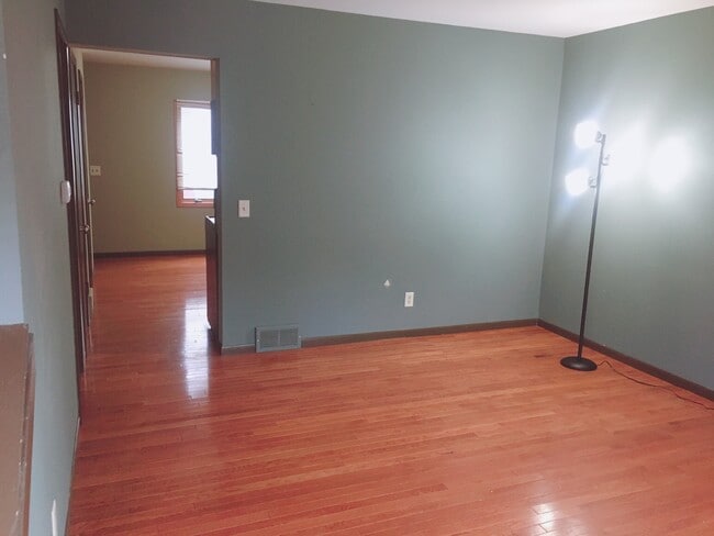 Photo - 115 Lakewood Gardens Ln