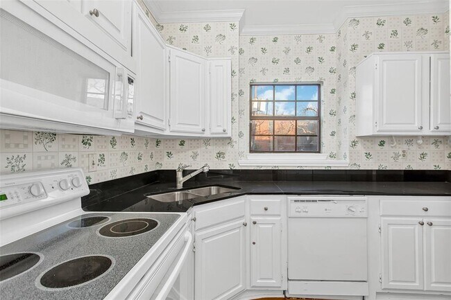 Photo - 6008 Auburndale Ave