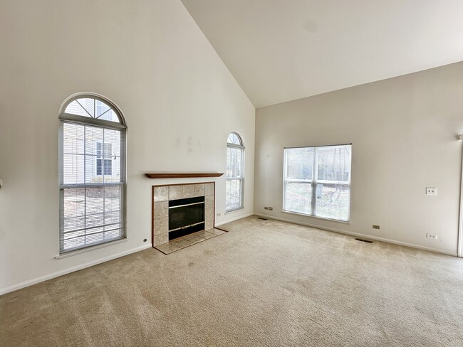 Photo - 801 N Shady Oaks Dr Townhome