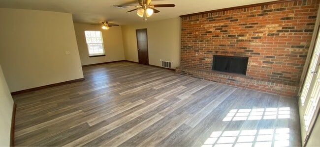 Photo - 9521 D J L Dr