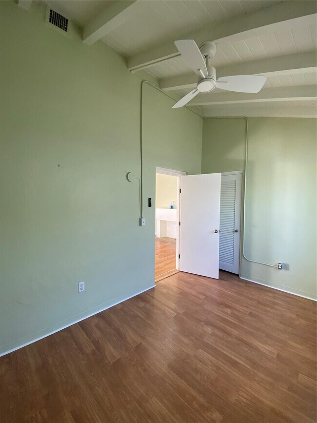 Photo - 1655 Hayes St