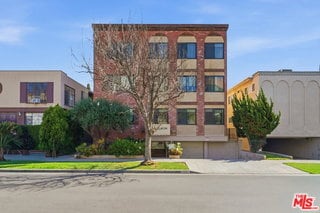 Building Photo - 324 S Elm Dr